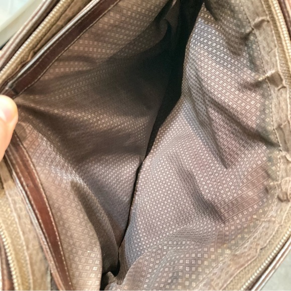 Leather of the Sea Eel-skin Shoulder Bag - Picture 8 of 10